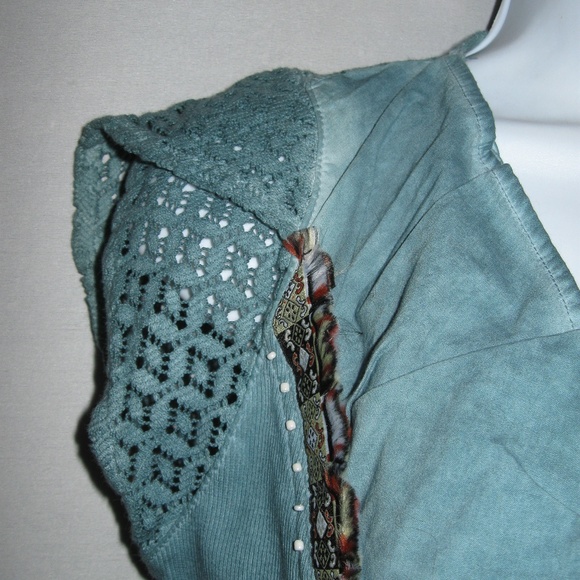 Angels Never Die Crochet Back Embroidered Top Teal - Picture 2 of 6